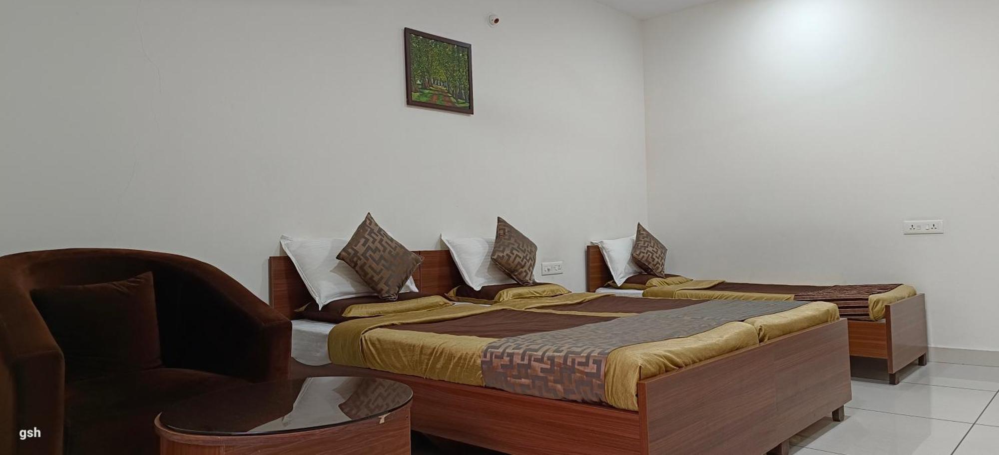 Sugamya Corner Guesthouse Майсур Номер фото
